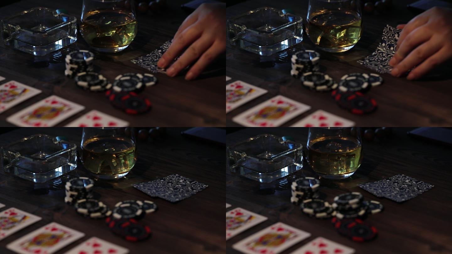 德州扑克牌游戏消磨时光