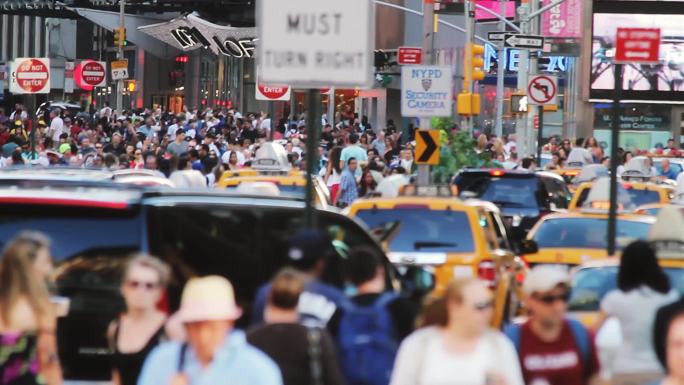 纽约时代广场拥挤的街道