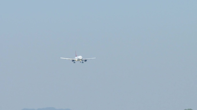 吉祥航空B-6768空客A320客机降落