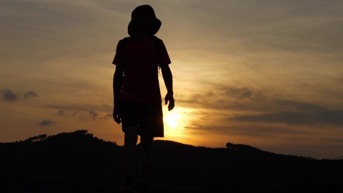 跋涉 人物 夕阳剪影