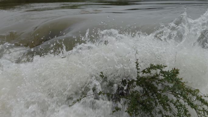 流水 水花