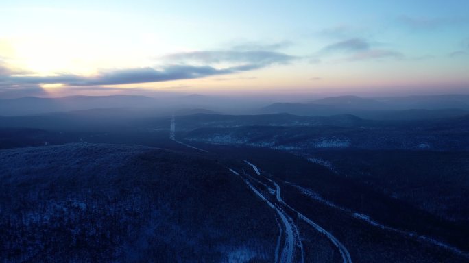 航拍大兴安岭寒冬山林雪景