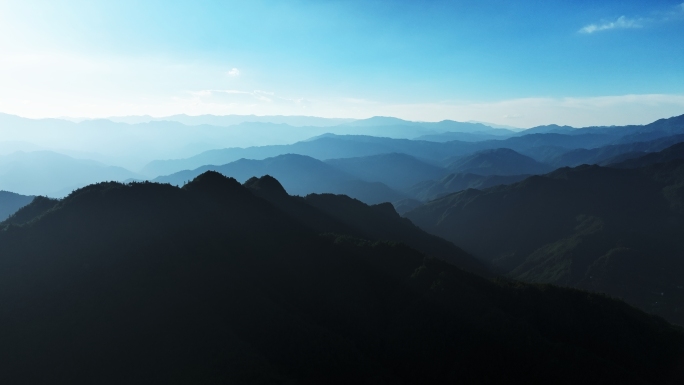 航拍远山含黛逆光群山