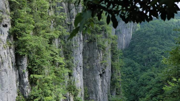 悬崖峭壁空镜素材