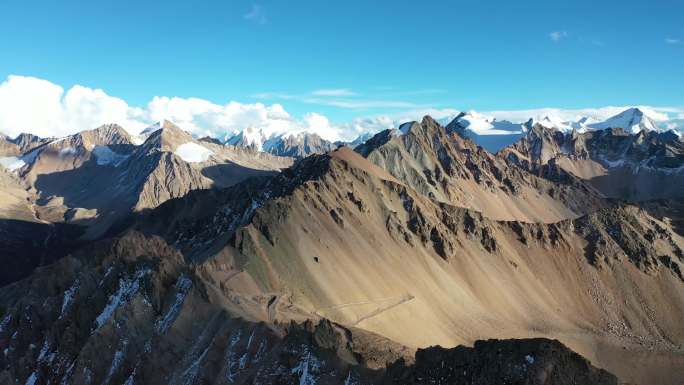 西藏雪山航拍