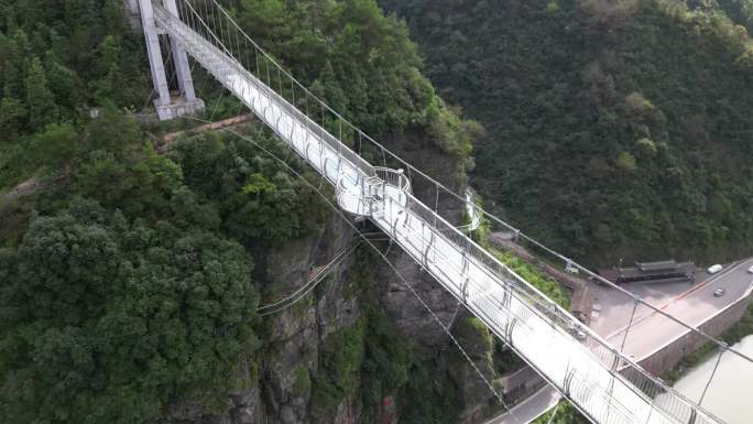 雪峰山诗溪江大峡谷5D玻璃桥