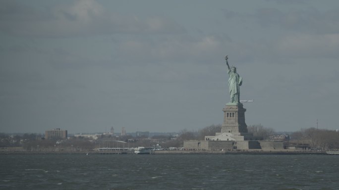 美国自由女神像海边风景