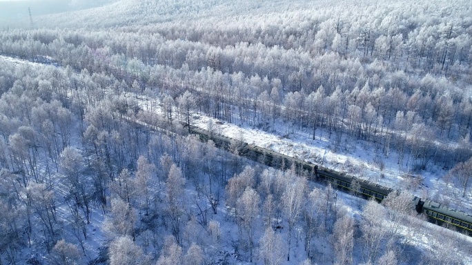 航拍林海雪原列车