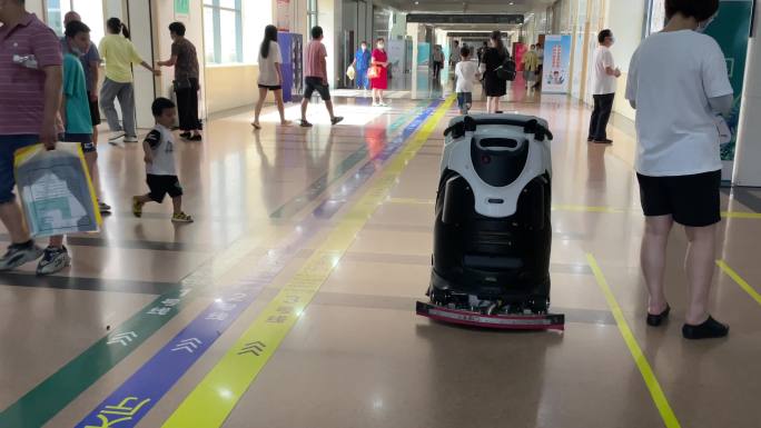 医院大厅公共场合卫生扫地机器人吸尘器自动