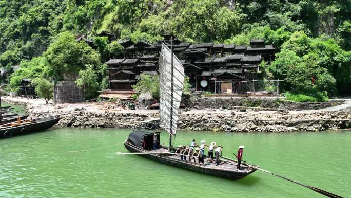 三峡人家船工纤夫