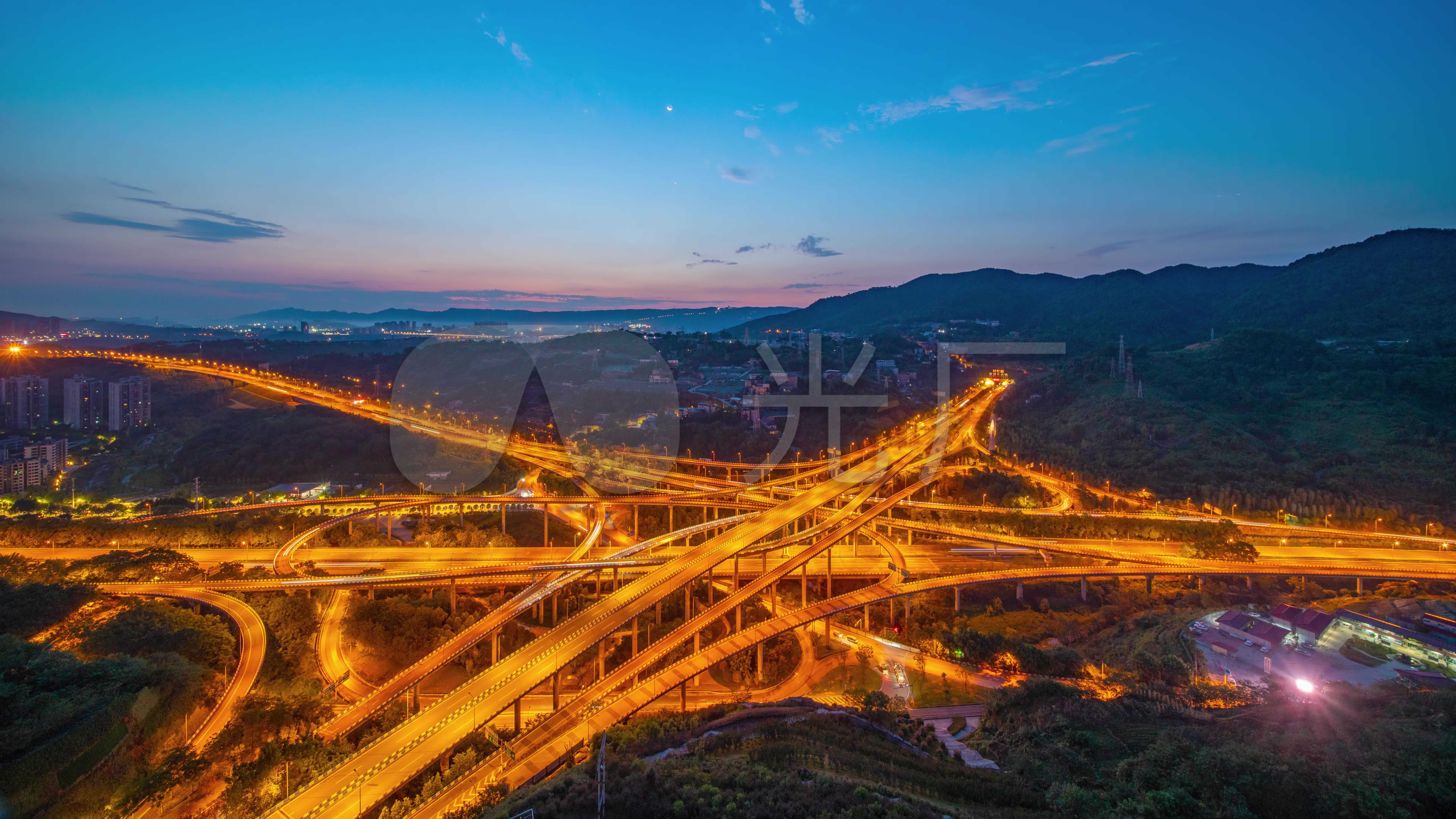 夜幕下的立交桥车水马龙高清图片下载-正版图片500084752-摄图网
