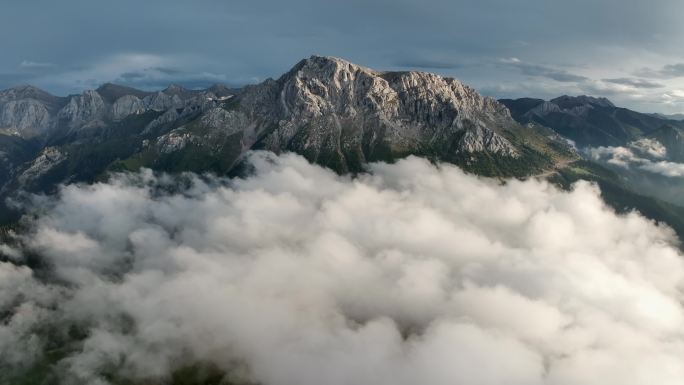 新疆白石峰