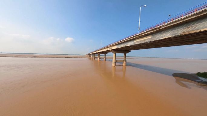 郑新黄河大桥穿越机航拍黄河沿岸自然风光