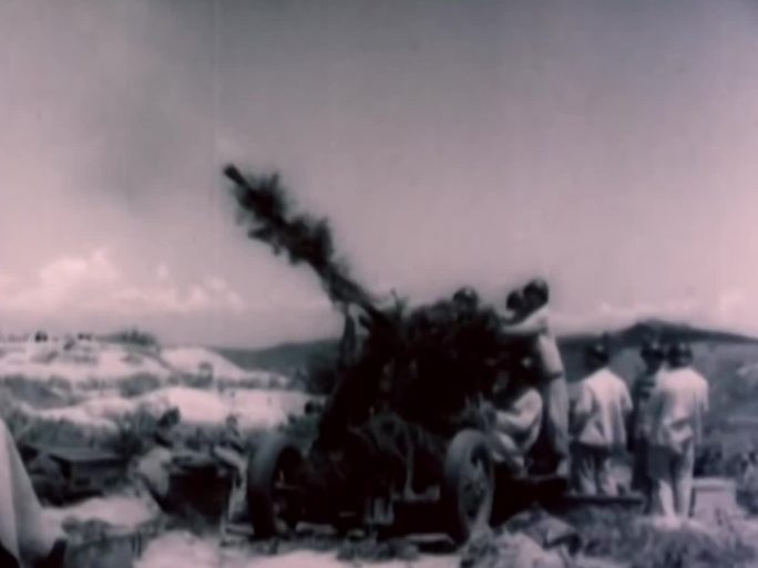 50年代抗美援朝 高射炮掩护运输队