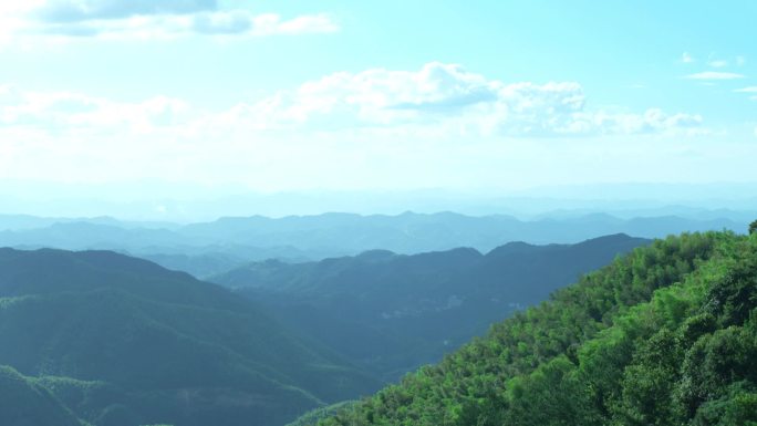 江南浙江山区竹山群山蓝天白云延时水墨实拍