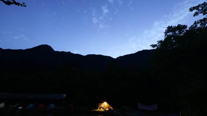 6K森林露营基地-白天转黑夜延时摄影