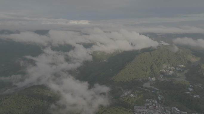 云南山顶云海航拍3