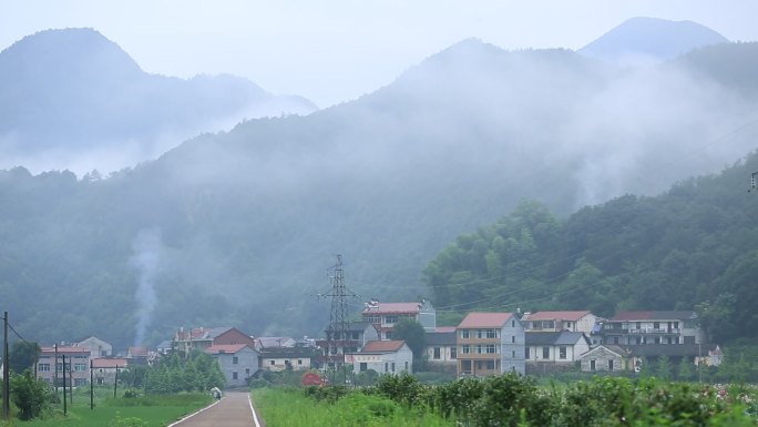 江南浙江绍兴诸暨山村农村新农村早晨云雾