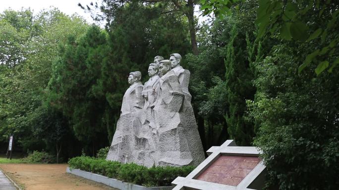 浙江诸暨老鹰山革命烈士纪念公园先烈石像