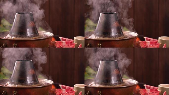 沸腾的涮肉火锅