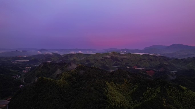 航拍傍晚晚霞群山