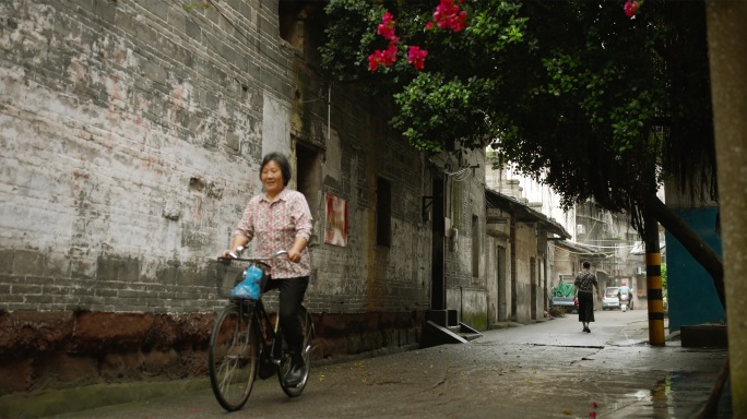 古街小巷人民生活出行场景