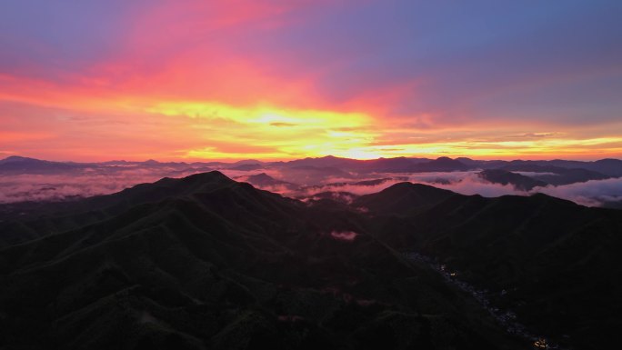 晚霞  青山 云雾