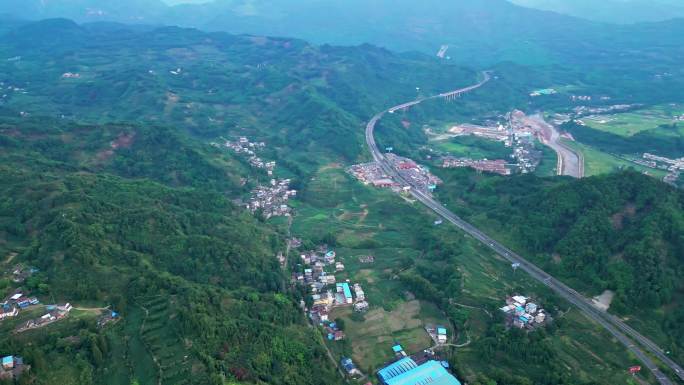 无人机航拍京昆高速公路荥经服务区段