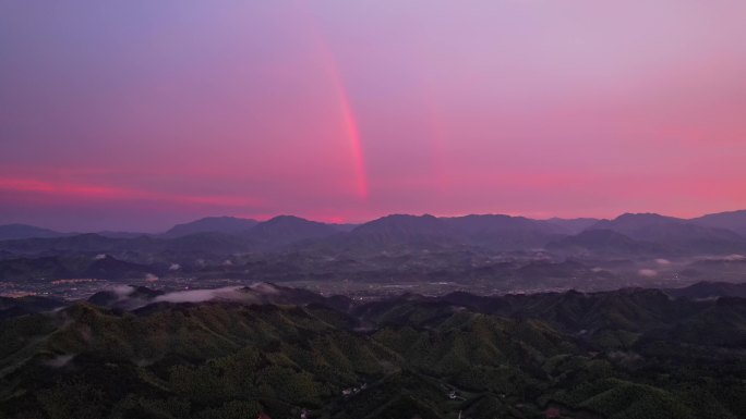 航拍 晚霞 雨后彩虹 群山 美丽山村