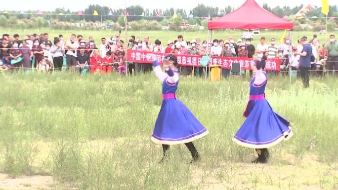 草原牧区小型那达慕大会蒙古牧民载歌载舞