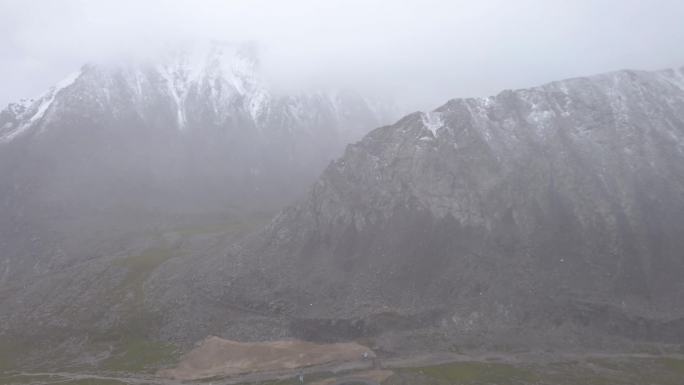 胜利达坂冰大坂夏季降雪