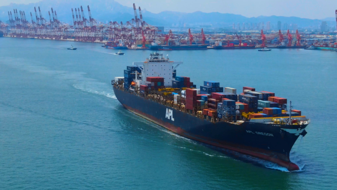 港口货轮运输航拍视频素材