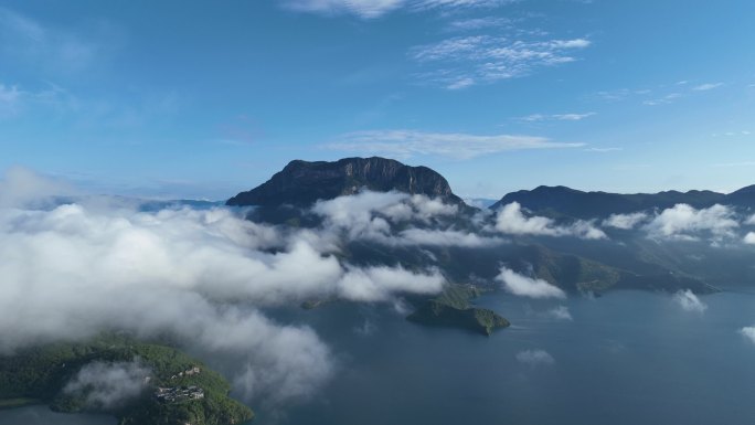 泸沽湖格姆女神山平流雾航拍延时