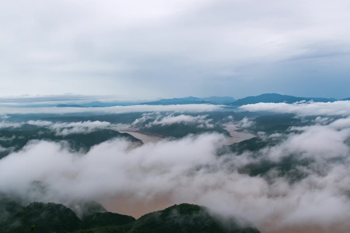 群山之间黄河上空云海翻腾蔚为壮观4K延时