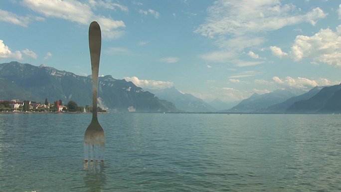 现代雕塑-日内瓦湖的叉子