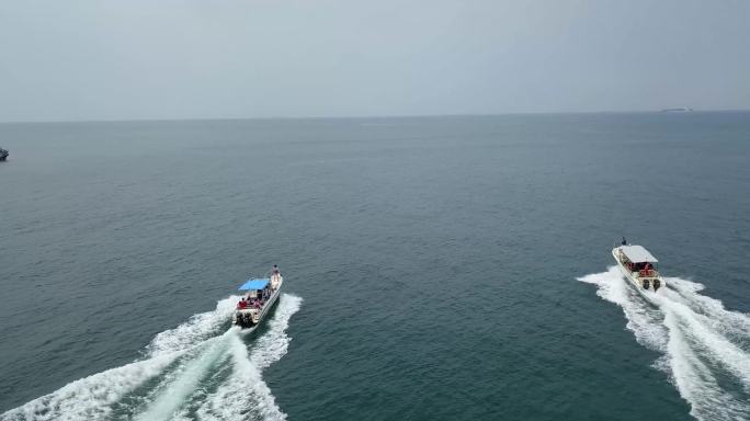 4K大海中的并行快艇航拍