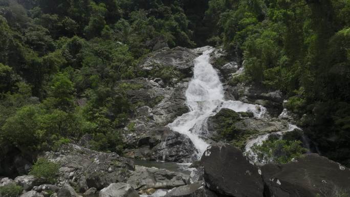 4k瀑布雨林海南亚热带森林丛林五指山航拍