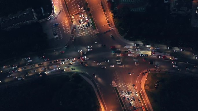 城市十字路口夜景车流航拍