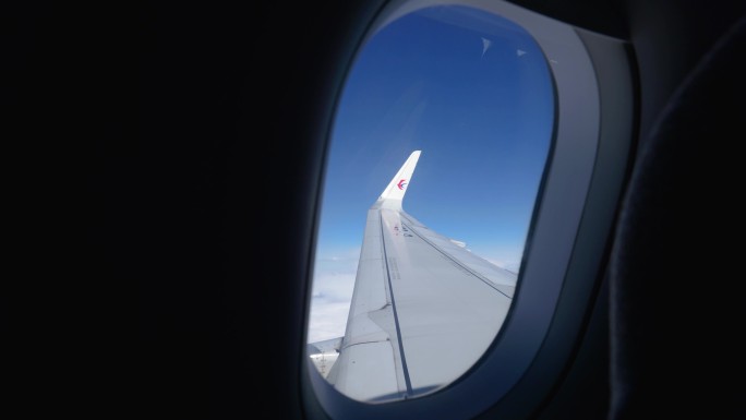 飞机窗口视角机翼