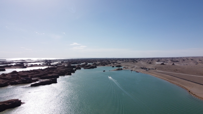 原创4k青海水上雅丹多角度风景素材