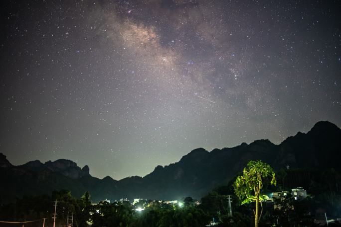 容县都峤山峤北村段星空延时