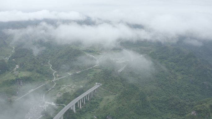 原创4K航拍崇山峻岭的广西高速公路