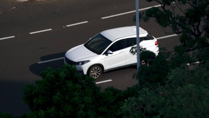 东风电动SUV汽车