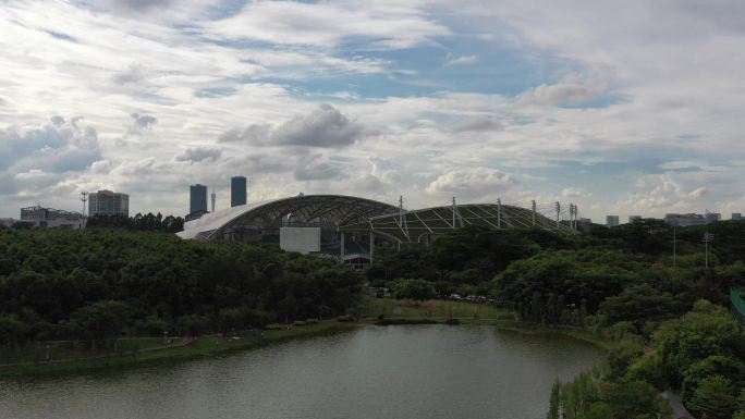 广州大学城体育中心航拍多云湖景大自然标志