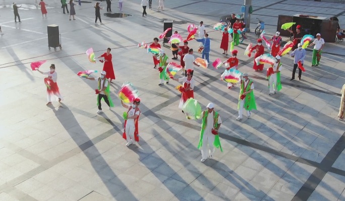 广场扭秧歌表演传统节日幸福生活喜庆祥和