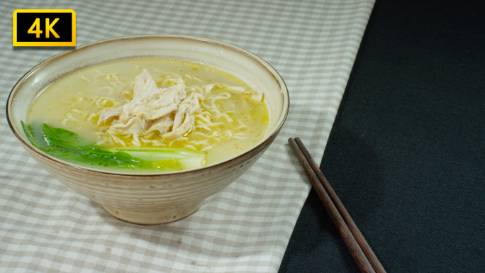 原创手撕鸡公仔面做菜过程美食食材面食厨师