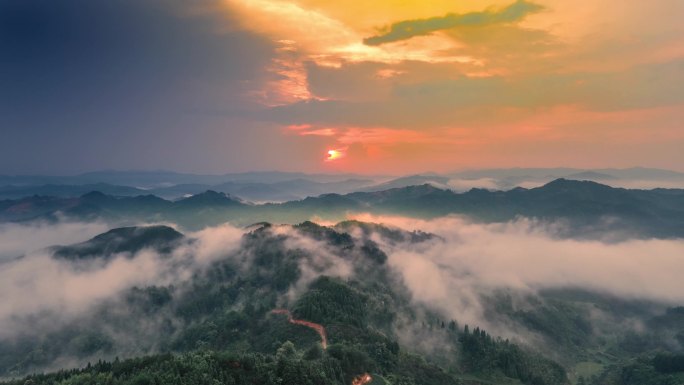 4K雨后云海翻滚