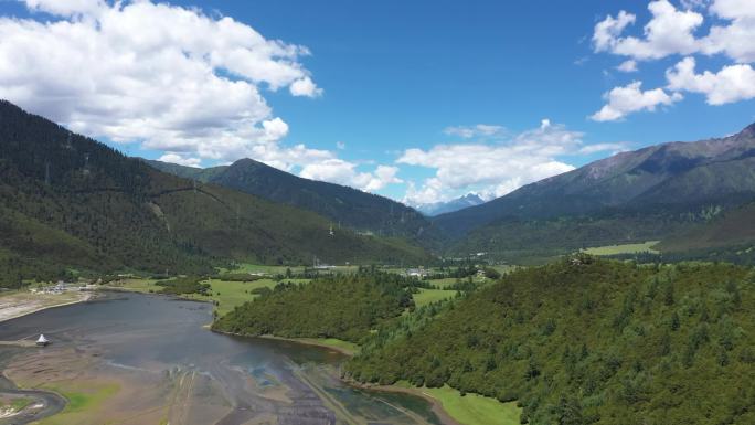 西藏 鲁朗小镇风景