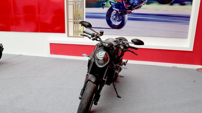 电瓶车 电摩 摩托车 机车 两轮 赛车