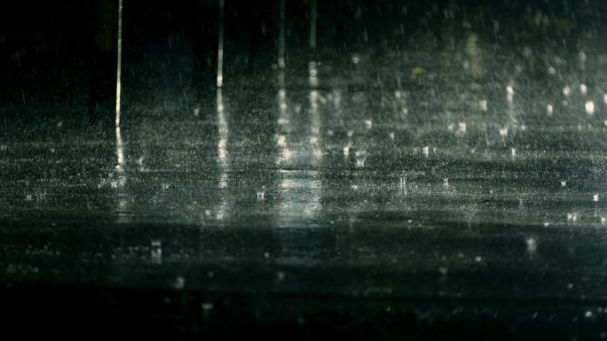 【原创4K】城市夜间大雨暴雨